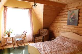 Гостевой дом Відпочинок у Карпатах Tukhlya Двухместный номер Делюкс с 1 кроватью и дополнительной кроватью-1